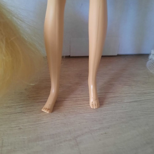 Rapunzel Disney Store doll used, classic old edition