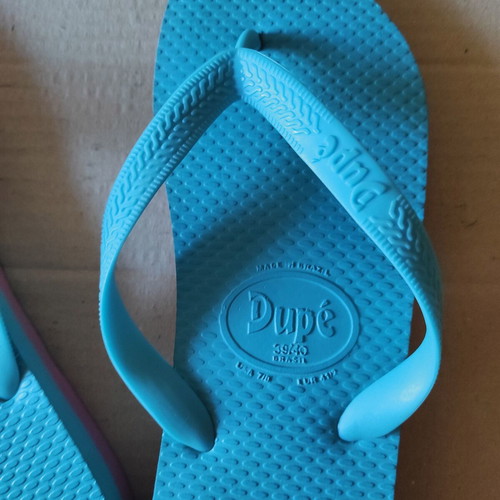 Dupe flip flops new unisex size 41/2 blue with fuchsia sole