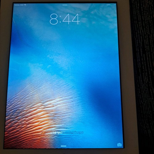 Ipad 3rd generation used model A1430 with wear and charging cable