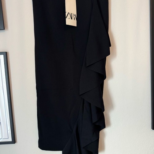 Pencil skirt Zara new, black, size Small with ruffle detail