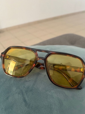 Γυαλιά ηλίου Bershka κιτρινοκαφέ ταρταρούγα aviator σαν καινούργια ρετρό