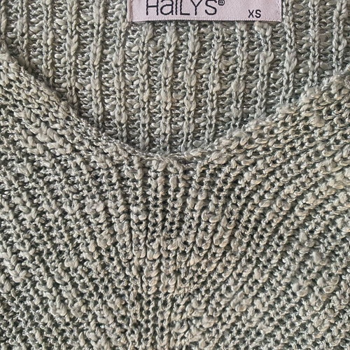 Hailys sweater green like new, size M