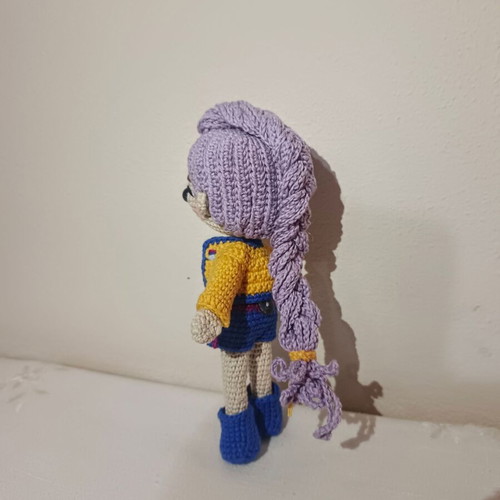 Rumi doll from K-pop demon hunters with removable clothes, new