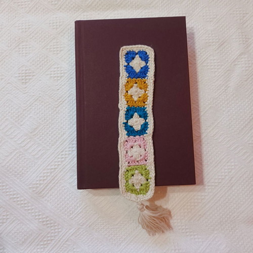 Handmade knitted bookmark with tassel and 100% cotton yarn new