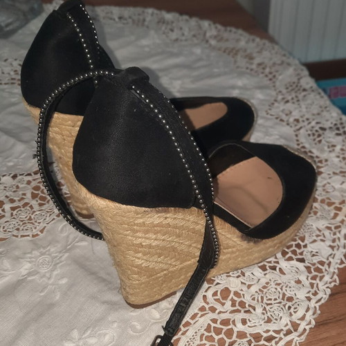 Platform sandals size 36, black