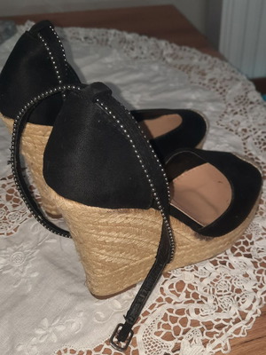 Platform sandals size 36, black