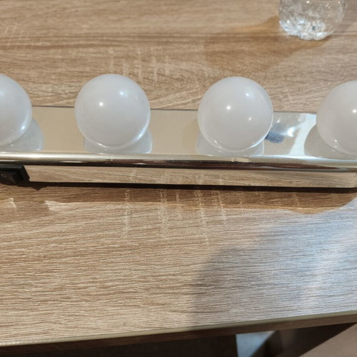 Light with suction cup for mirror, LED, new