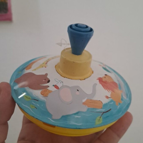 Metal spinning top like new