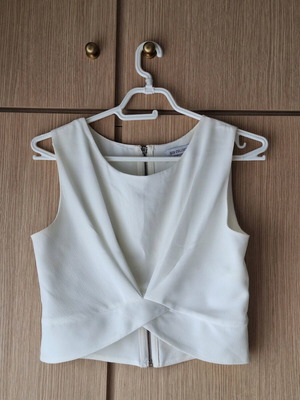 BSB sleeveless crop top like new, size 40, white