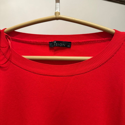 Red blouse with distinctive sleeves new XXL