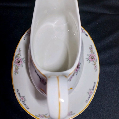 Alfred Meakin England vintage sauceboat