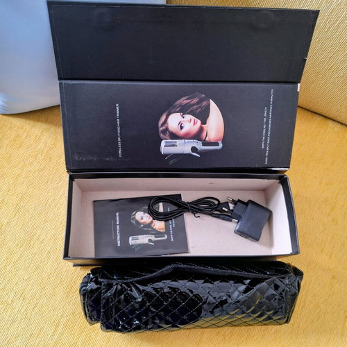 Hair split end remover device like new, rechargeable with accessories