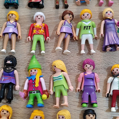 Playmobil female figures and accessories used, set