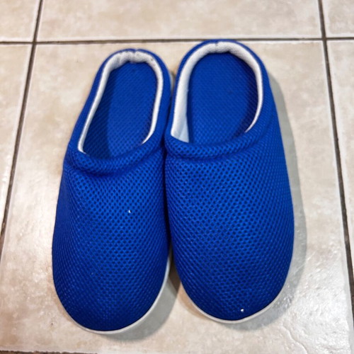 Women's blue slippers like new