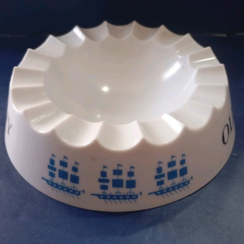 Advertising ashtray used plastic Papastratos Old Navy vintage