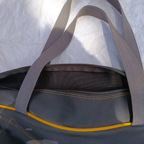 Tennis racket bag used with accessory compartment