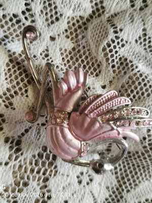 Pin new pink with gift bracelets