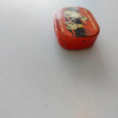 Small tin box with gramophone needles "MARSCHALL NEEDLES", MADE IN GERMANY.