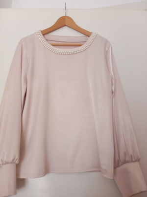 Satin blouse beige size XL like new