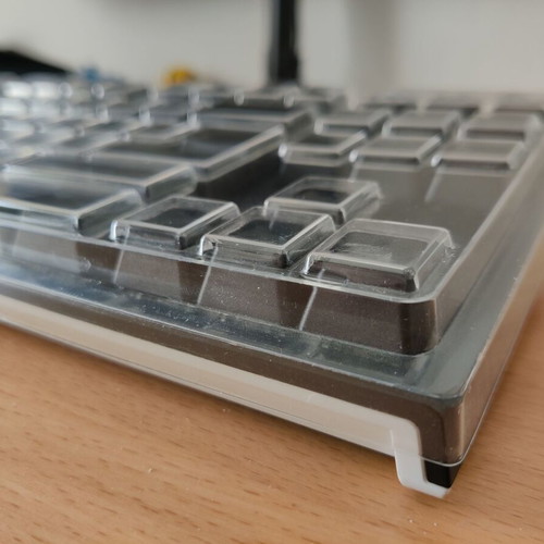 Ducky One 2 TKL RGB mechanical keyboard like new, Cherry MX Brown
