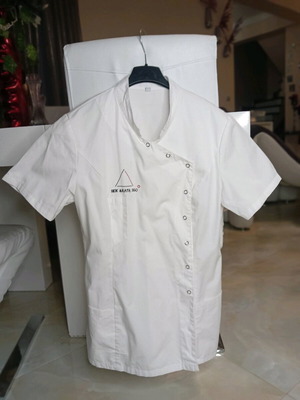 Aesthetician blouse like new, white, size S