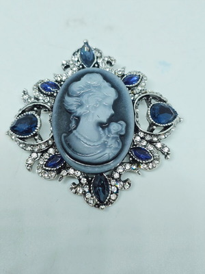 Vintage Style καρφίτσα Cameo με μπλε κρυστάλλους σαν καινούργιο
