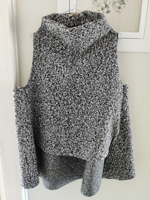 Knitted sleeveless sweater new, gray, one size