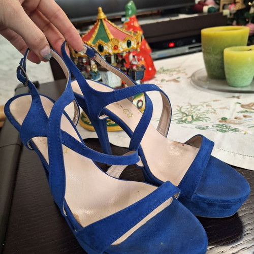 Gift for a while! Leather sandals Stefania