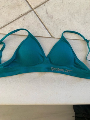 Reebok sports bra like new, size S