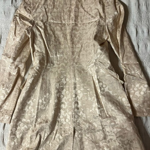 More trench coat, beige and gold