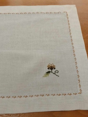 Embroidered napkins used, pack of 8 small square vintage pieces