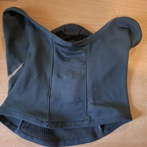 Nike Winter Warrior Neck Gaiter like new with sweat-wicking technology