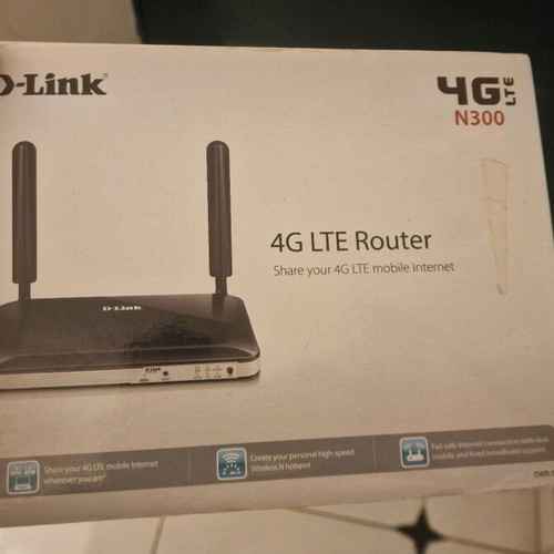 D-Link DWR-921 4G LTE Router like new