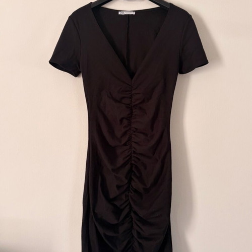 Black mini dress Zara like new, size M, elastic