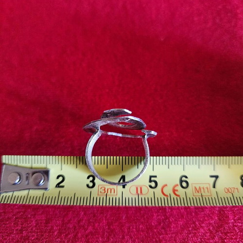 925 Silver Ring like new with spiral design handmade