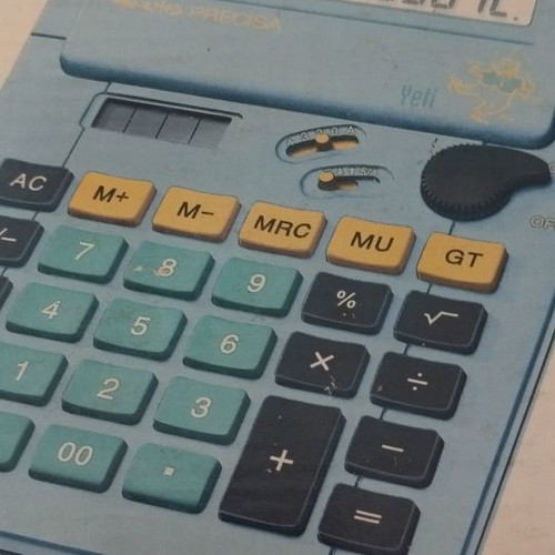 Hermes Precisa calculator used with 12 large keys