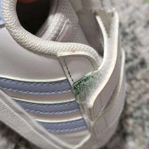 Adidas kids athletic shoes like new, leather with sticker