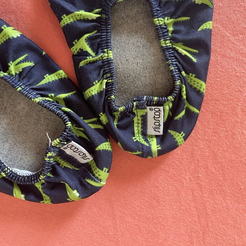 Slipstop anti-slip slippers like new, sizes 26-28 and 34-36