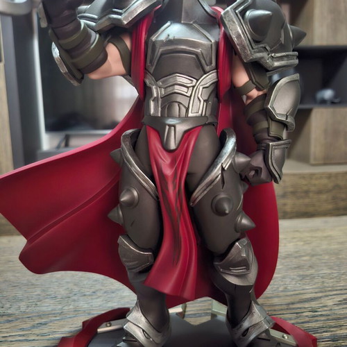 Darius XL figure from League of Legends 35cm like new with box