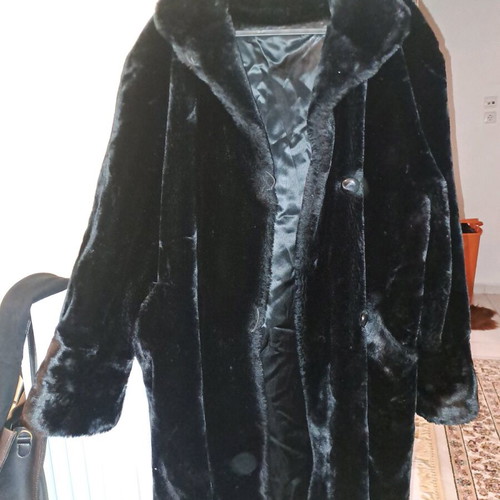 A-Style women's faux fur coat black like new