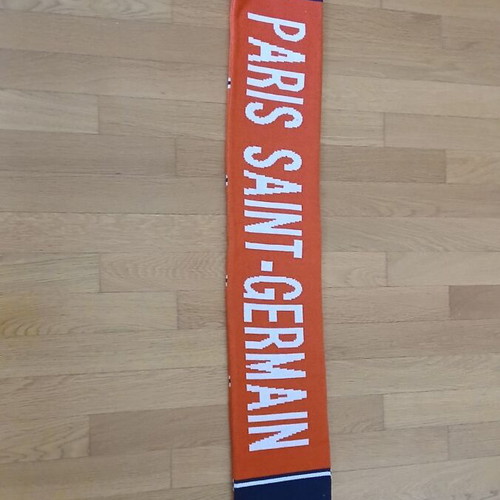 Fiorentina Roma Barcelona Pisa Real Madrid Paris Saint Germain Scarves new, authentic
