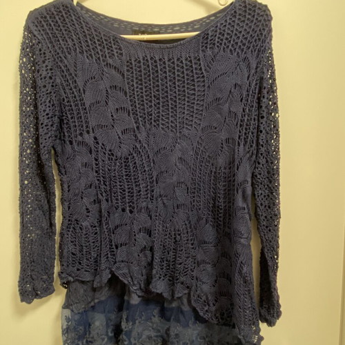 Embroidered women's loose blouse long sleeves size L used blue