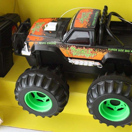 Vintage Monster Destroyer Truck 1991 with Engine Sound new