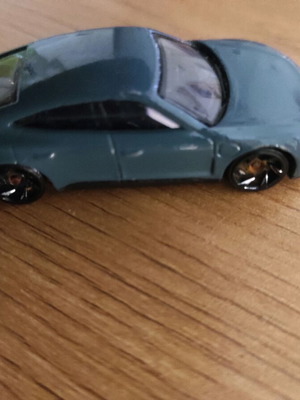 Hot Wheels Audi RS e-tron GT μοντέλο αυτοκινήτου σε μεταλλικό μπλε