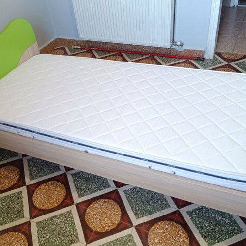 Modeco children's bed 1.96m×0.98m with mattress 1.90m×0.90m×0.18m like new