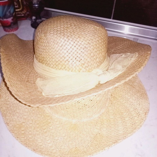 Straw hats new, pack of 2, gold size L