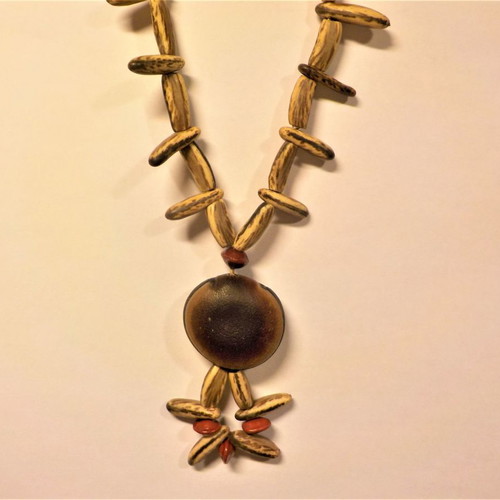 Necklace short with imitation seed beads