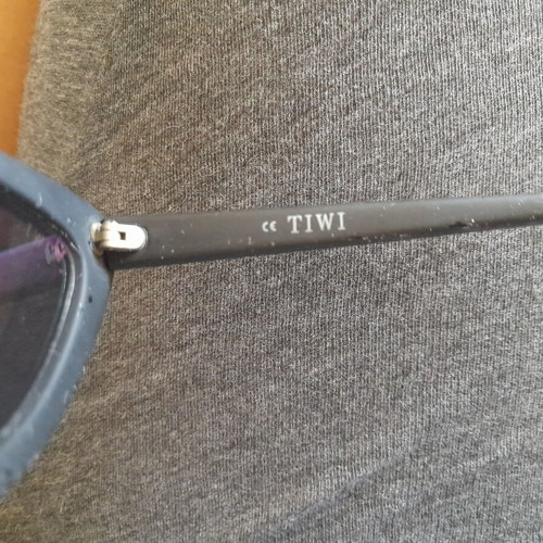 Tiwi sunglasses used, mirror lenses, black