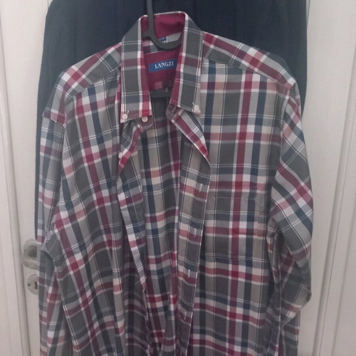 Men's shirt like new, size large, red
