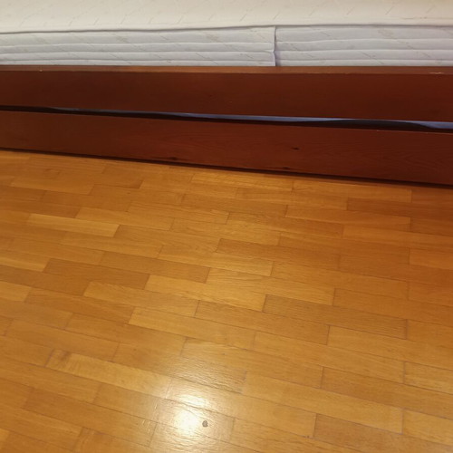 Laro single bed with mattress and extra bed with mattress, like new